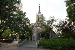 아기자기한 성당과 정원을 찾아 힐링 여행