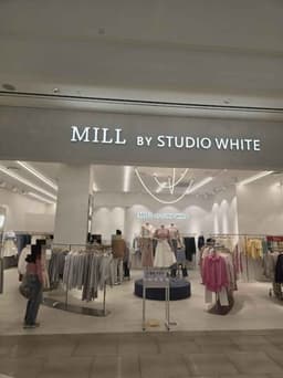 스튜디오 화이트