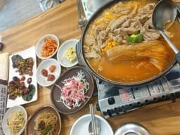 군봉묵은지김치찜