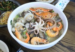 옛날보리밥삼색칼국수