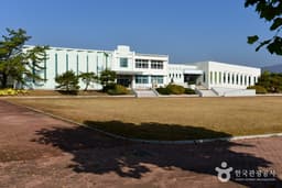 상주의 오래된 유적지와 자전거 역사 여행을 함께