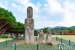 증평 남하리 석조보살입상