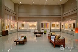 푸른 하늘 아래서 즐기는 천연염색체험