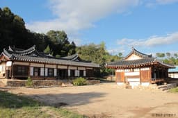 청송 평산신씨 판사공파 종택과 분가 고택