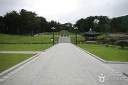 김해 가락국의 왕과 비가 잠들어 있는 이곳을 찾아서