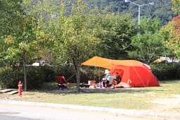 팔봉산관광지 야영장
