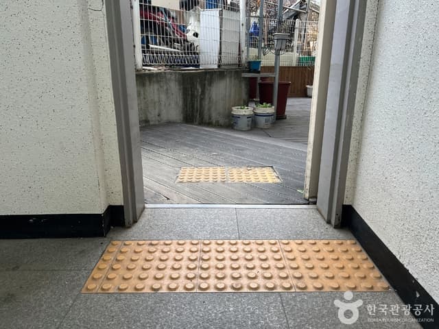 Image 12