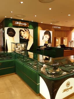 제이에스티나 롯데 본점