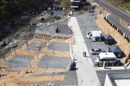 내를 건너서 숲으로 오토캠핑장