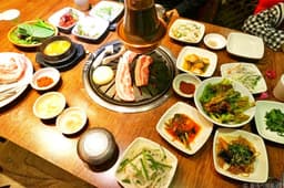 뜰에서화로구이 인덕원점