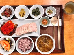 봄날의 정원 한식당