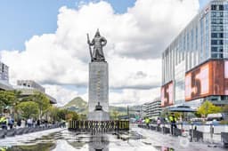 충무공 이순신 동상