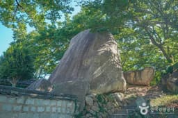 초선대 마애여래좌상