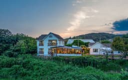 언덕위에 하얀집