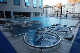 최고 수온 78도씨 피부 질환에 좋은 유황 성분 가득