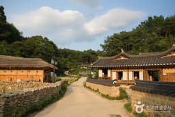 2천년의 역사를 간직한 오래된 옛길을 걷다