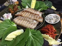 속풀이부추칼국수황제보쌈유성점