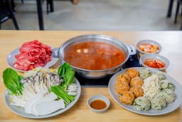 본가 만두전골전문점