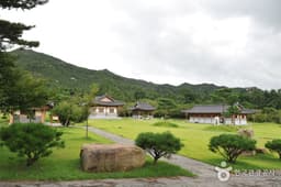 옛 정취가 잠든 오래된 도시를 걷다.