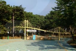 자연용천수에 몸을 담그며 여행의 추억을 떠올리다