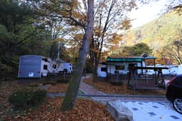 화암약수 야영장