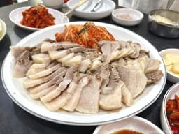 훼미리손칼국수보쌈