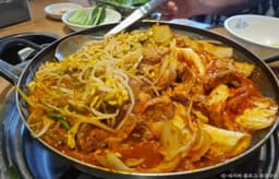 오늘도웃자두루치기 본점