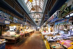 목포 야시장과 수산물 시장에서 북적이는 하루