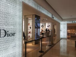디올 현대 본점 1층