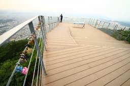 마치 야간 비행에 나선 비행사가 된 기분