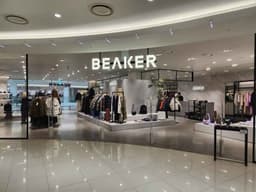 비이커 타임스퀘어점