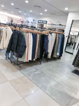 ThursdayIsland 마리오아울렛 1관점