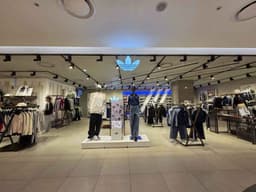 아디다스 오리지널스 롯데백화점 중동점