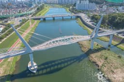 양산천 구름다리