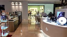 프라다 현대백화점 압구정본점