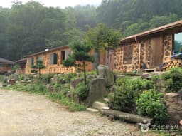 만산고을펜션(구 만산수목원펜션)