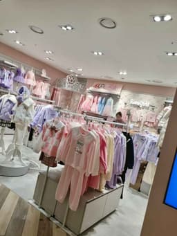 로엠걸즈 NC 신구로점