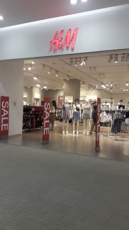 H&M 롯데백화점 김포공항점