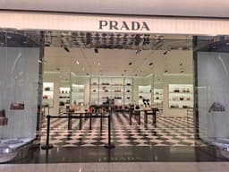 프라다 신세계백화점 의정부점