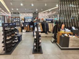 스케쳐스 신세계백화점 타임스퀘어점