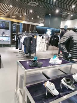 데상트 마리오아울렛 3관점