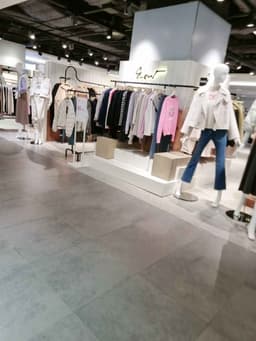 GCUT 현대아울렛 동대문점