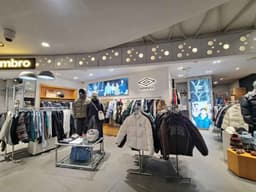 엄브로 두타몰점