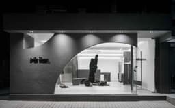 느와르라르메스 플래그십 스토어 가로수길