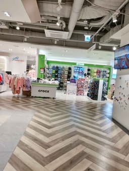 크록스 NC 신구로점