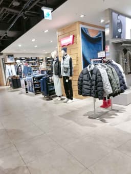 리바이스 NC 신구로점