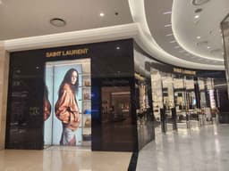 입생로랑뷰티 신세계백화점 타임스퀘어점