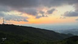 식장산 정상쉼터