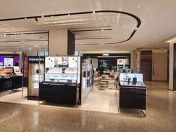 입생로랑 코스메틱 신세계백화점 타임스퀘어점